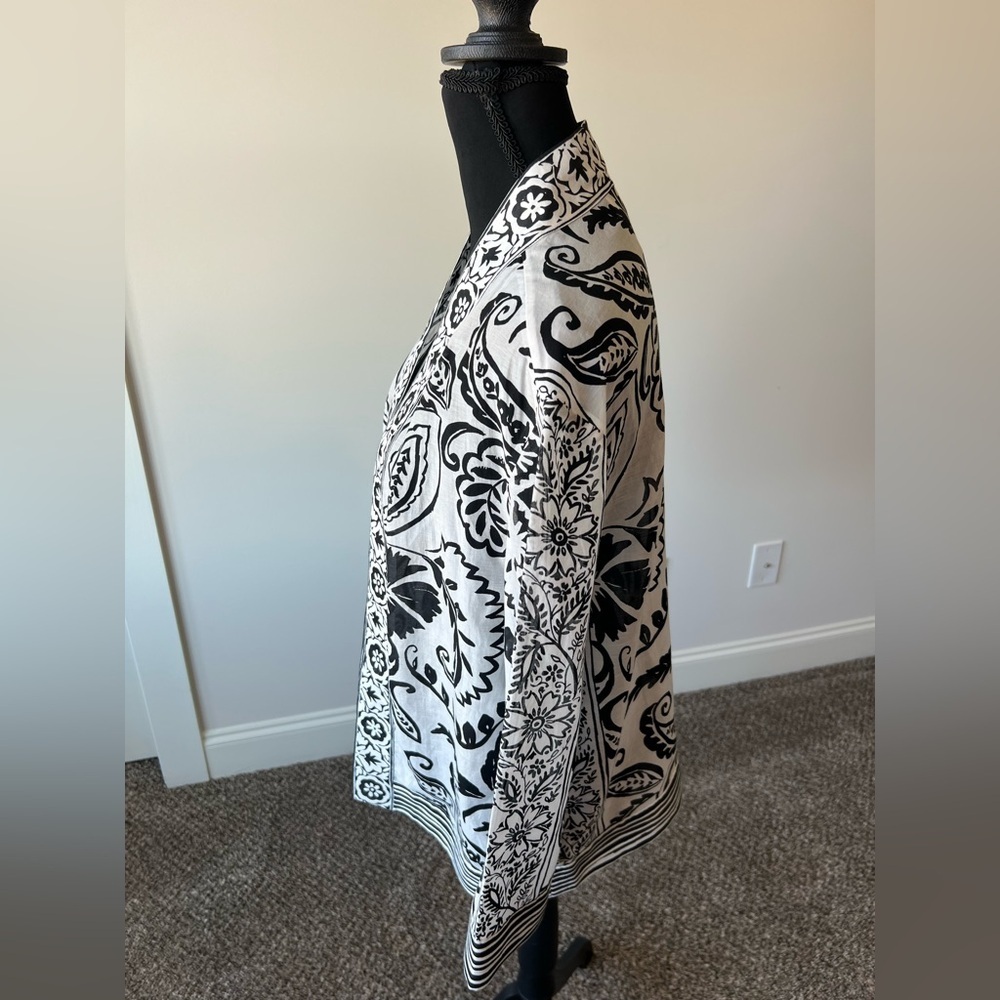 Chico’s Kimono Top in Black/White Pattern Cotton Silk Lightweight - Picture 2 of 8